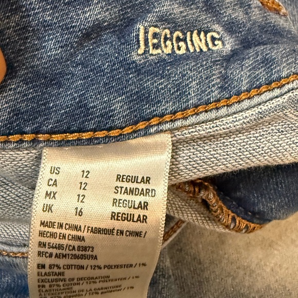 American Eagle Outfitters Women's Faded Blue Jegging Jeans Size 12 regular - Picture 3 of 4